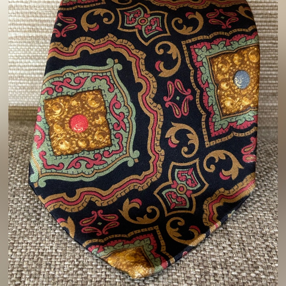 CHANEL Black and Gold Patterned Tie